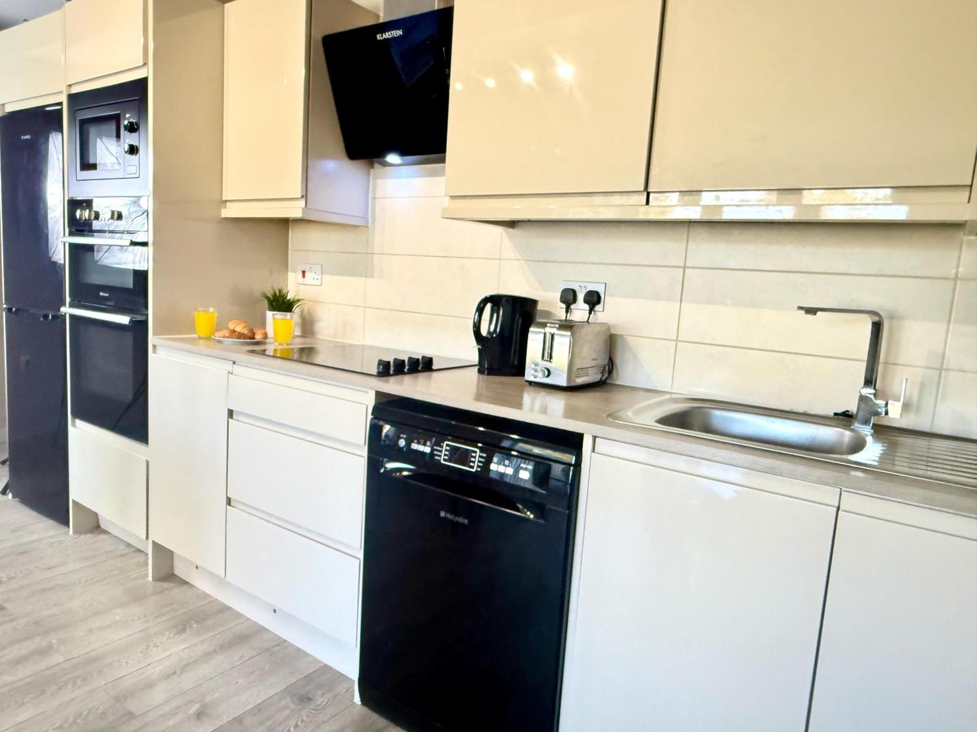 Horizon House, Stunning 2-Bedroom Flat 1, Parking, Netflix, אוקספורד מראה חיצוני תמונה