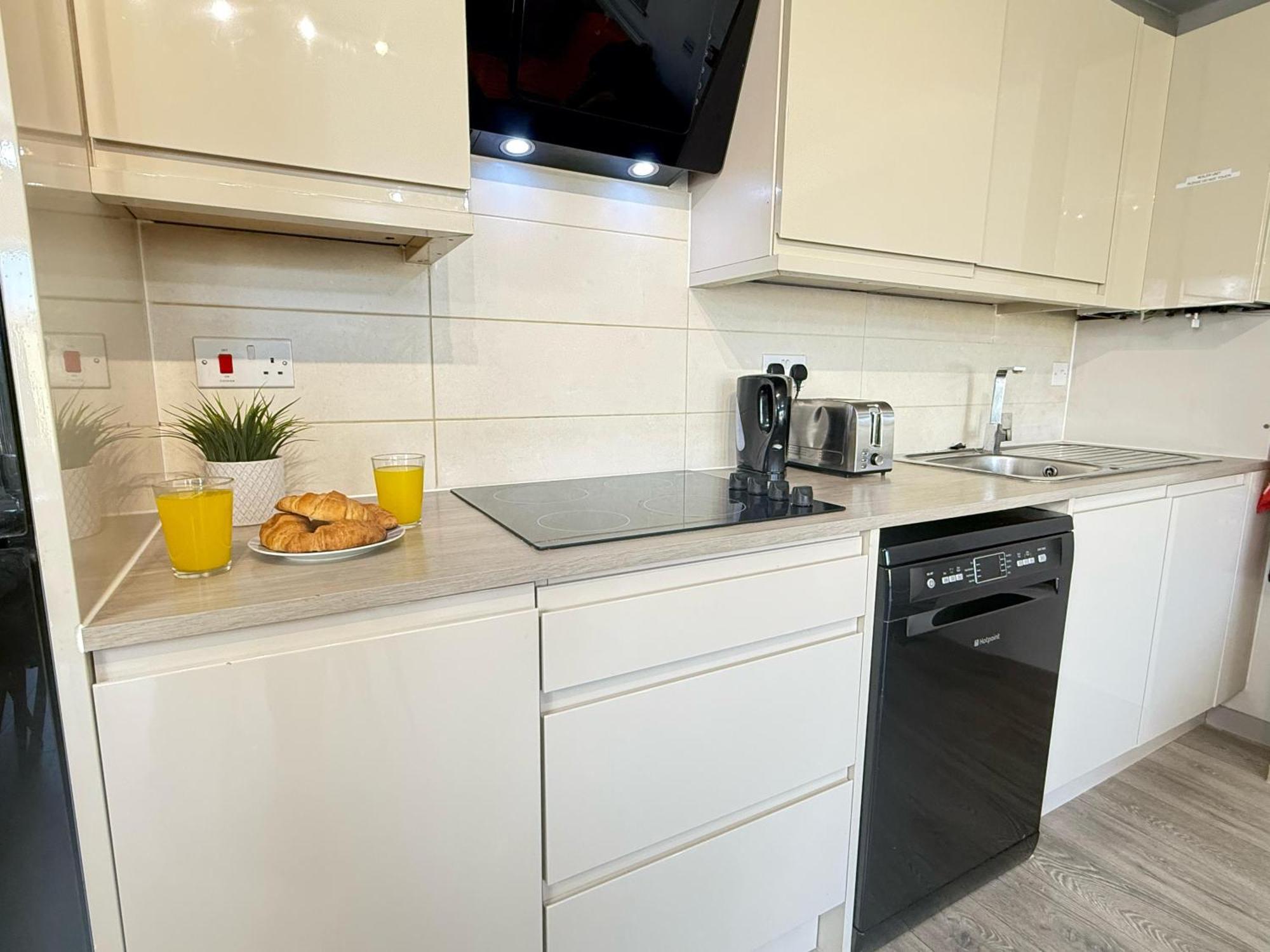 Horizon House, Stunning 2-Bedroom Flat 1, Parking, Netflix, אוקספורד מראה חיצוני תמונה