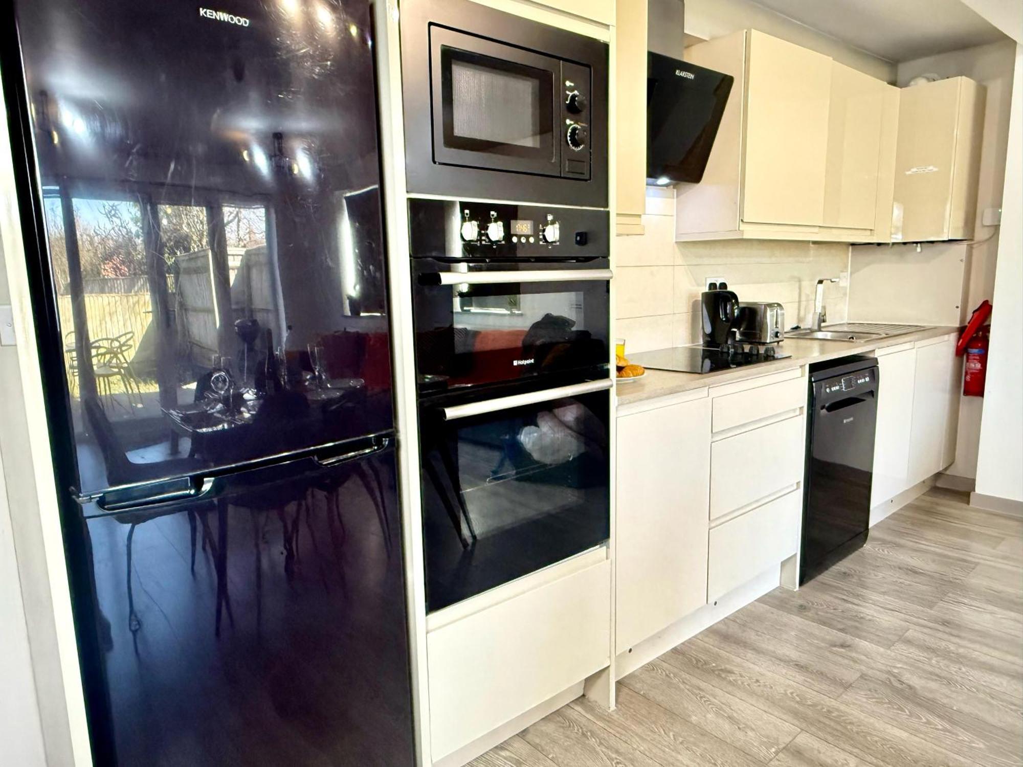 Horizon House, Stunning 2-Bedroom Flat 1, Parking, Netflix, אוקספורד מראה חיצוני תמונה
